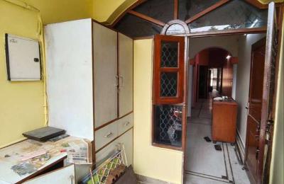 2bhk 2nd floor for rent in prime location