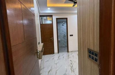 2Bhk walking Through Metro @5