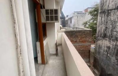 Urgently Looking for male working flatmates in Pre occupied flat 2bhk