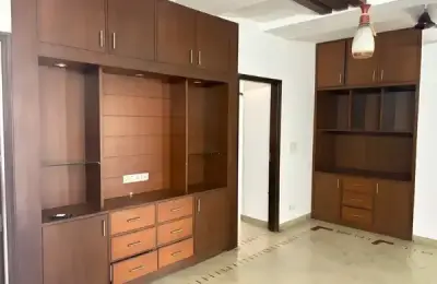 Independent 3 BHK sector 27 only family